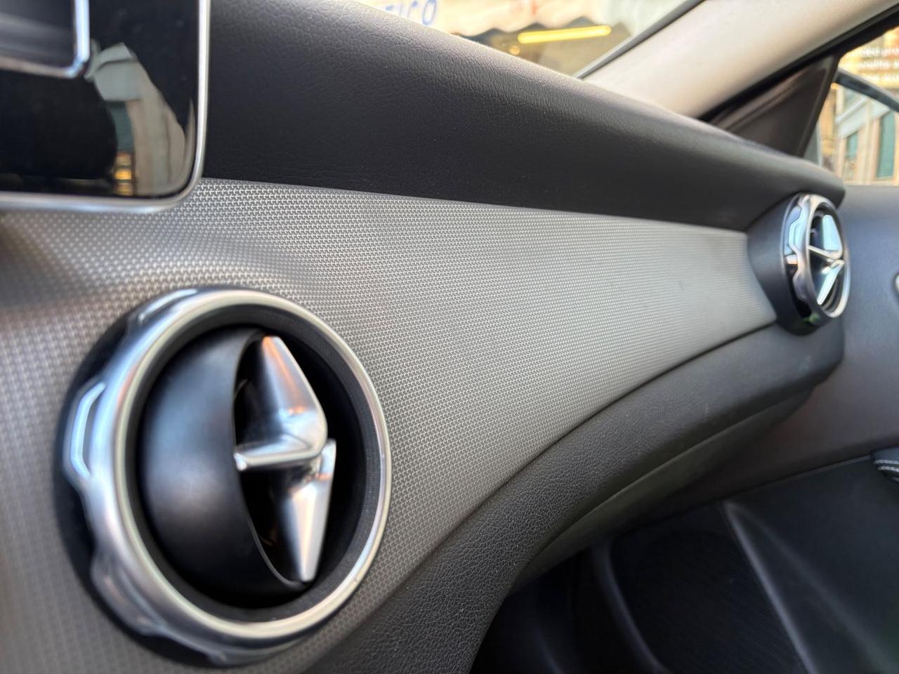 Mercedes-Benz GLA 180 CDI GLA- #8889