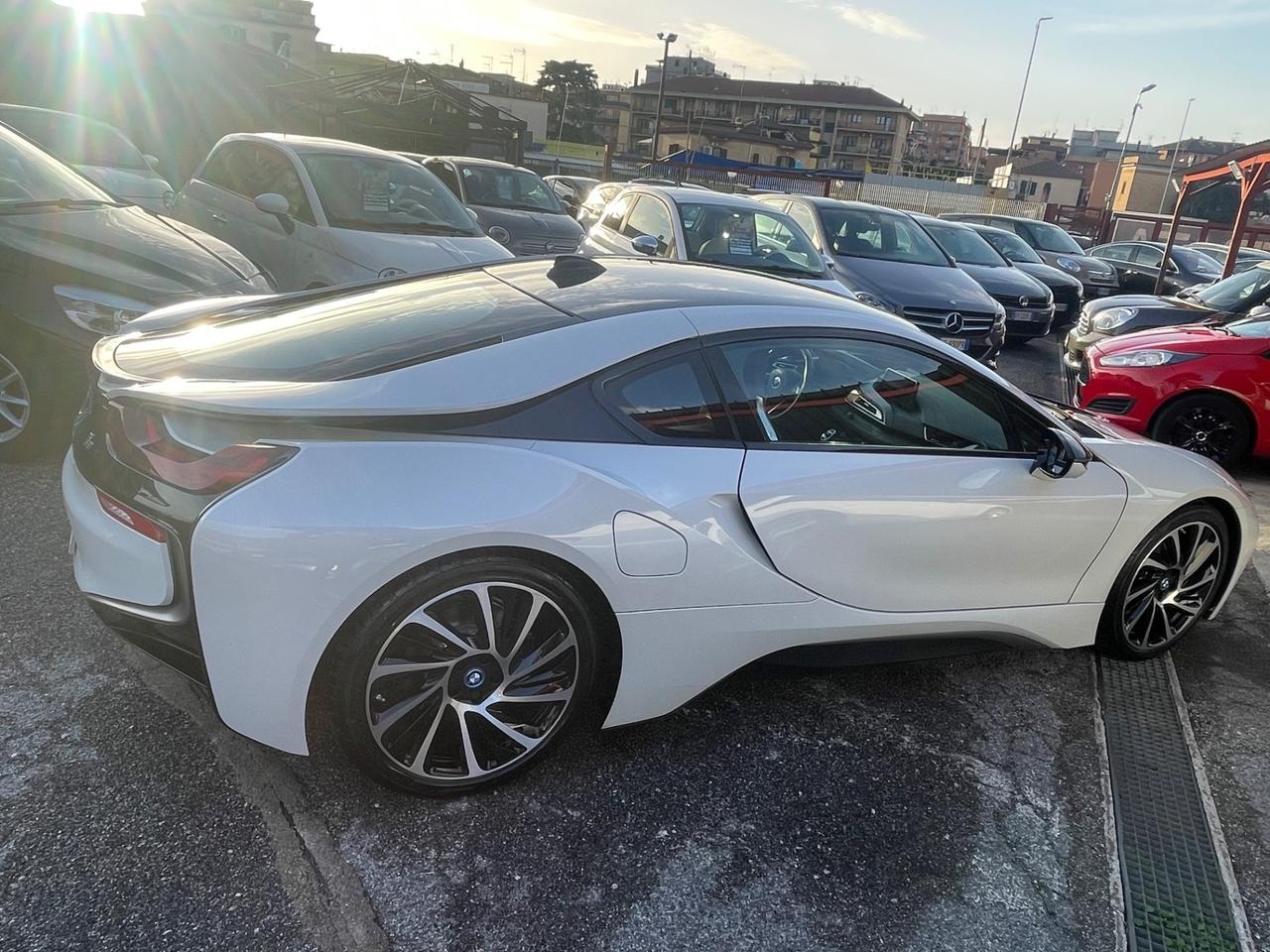 Bmw i8. (( 17 MILA KM -UNICA IN ITALIA ))
