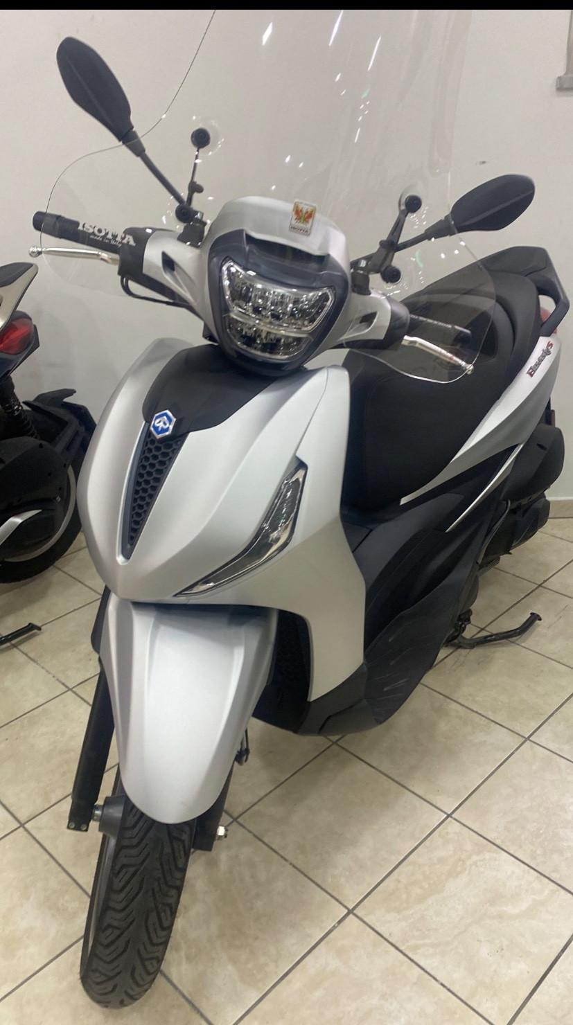 Piaggio Beverly 300 Sport