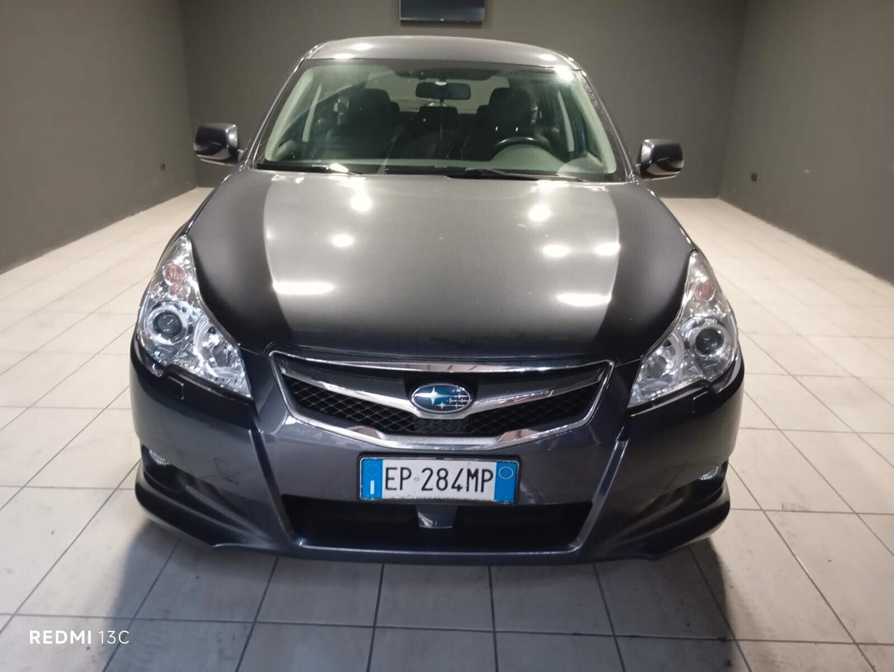 Subaru Legacy del 2013 GPL 2033 GANCIO TRAINO THULE