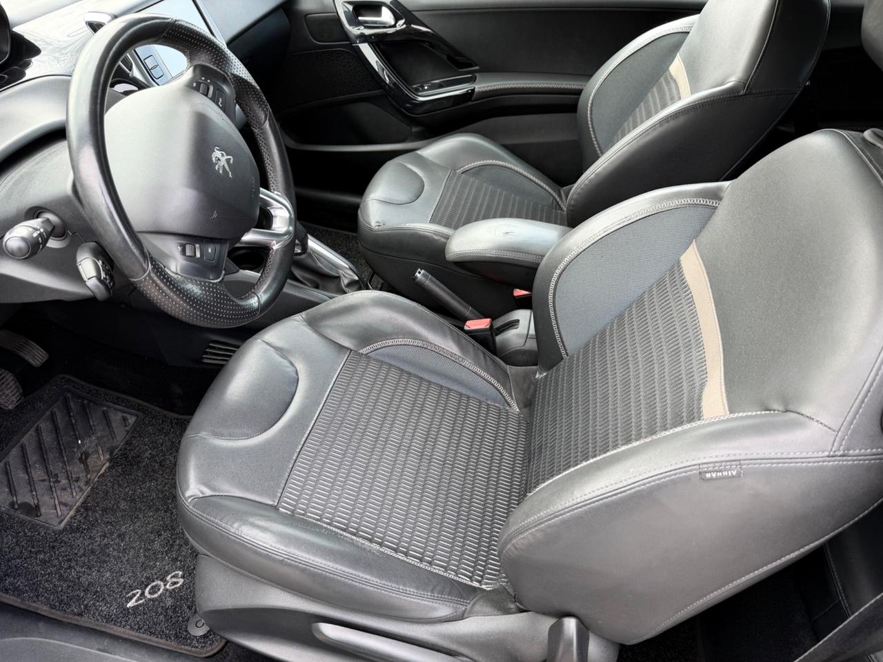 Peugeot 208 1.6 e-HDi 92 CV Stop&Start 3 porte Allure