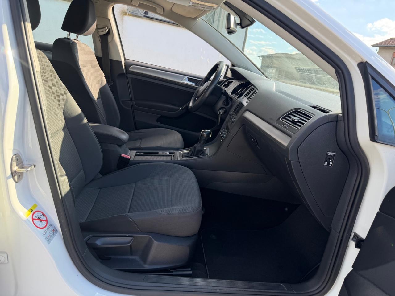 Volkswagen Golf Variant 1.6 TDI 105 CV DSG Comfortline BlueMotion Tech.