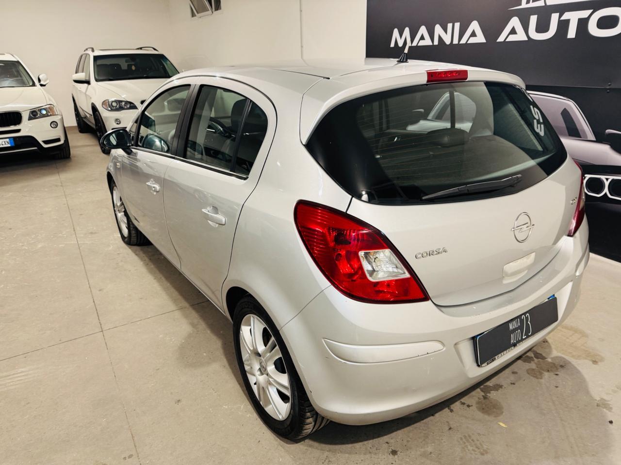 Opel CORSA 1.3 90CV 5P*-TECH Edition