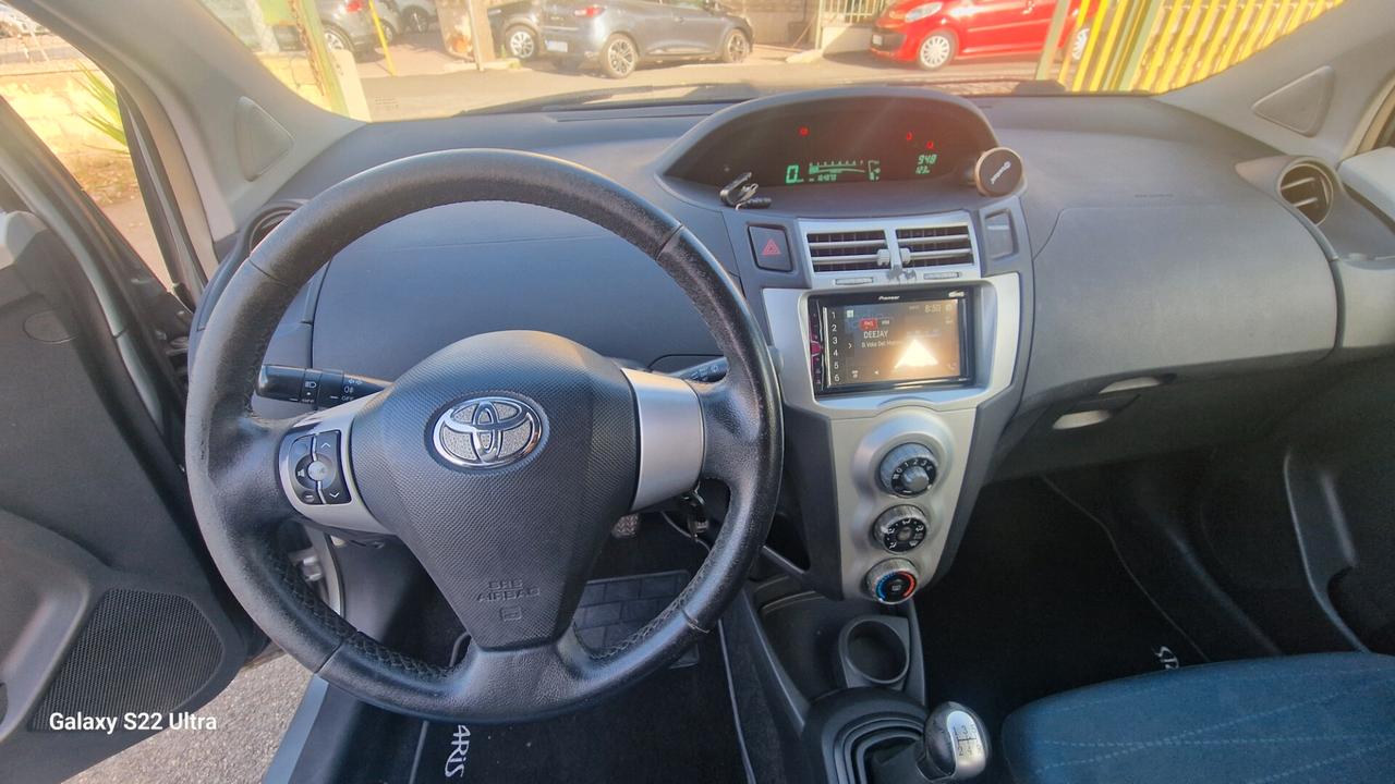 Toyota Yaris 1.0 5 porte Sol