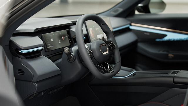 LYNK & CO 08 1.5 Plug-in Hybrid MORE AUTOMATICA