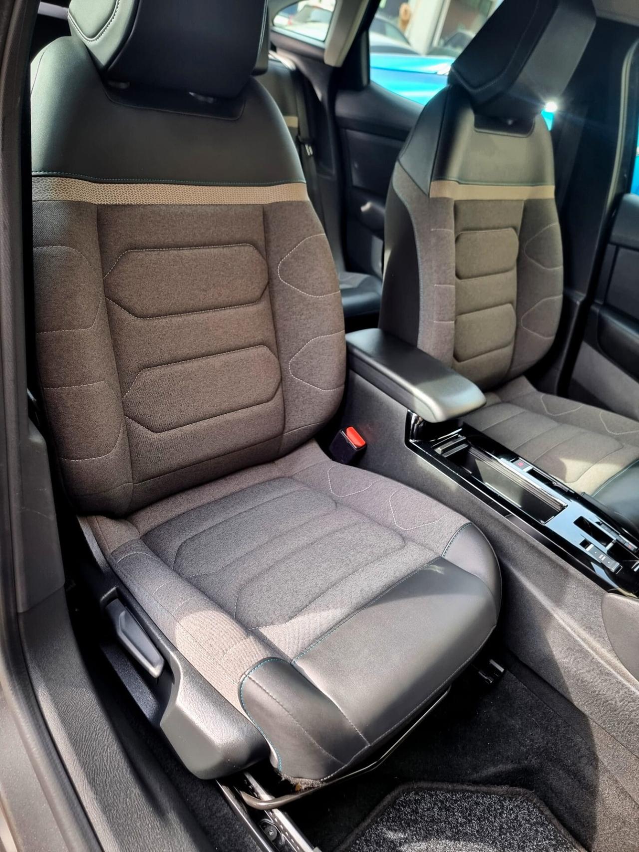 Citroen C4 X BlueHDI 130 S&S EAT8 Shine Pack