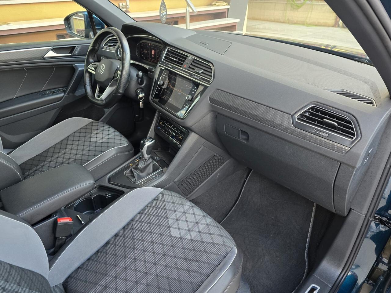 Volkswagen Tiguan 2.0 TDI 150 CV SCR DSG R-Line