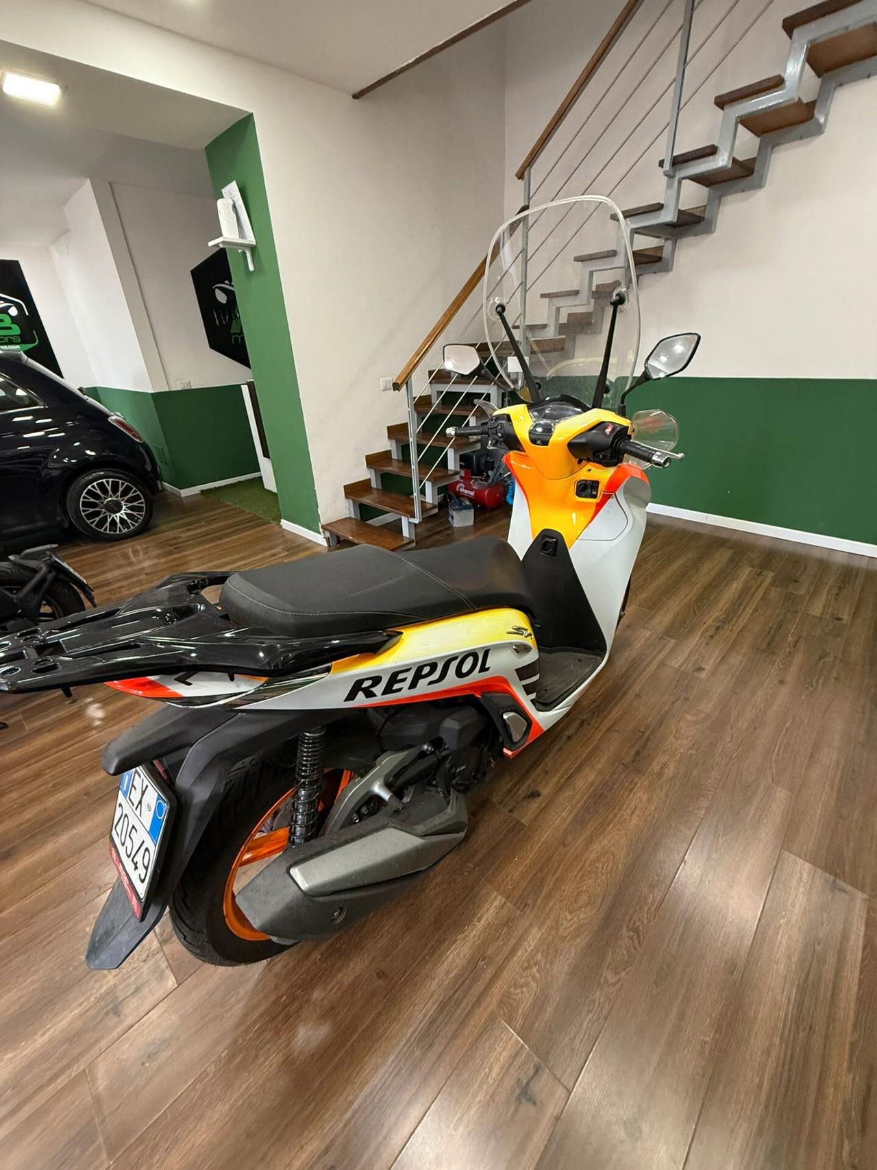 Honda SH 350 Repsol limited edition
