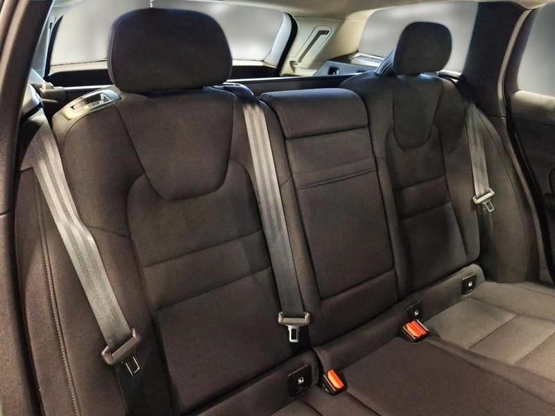 VOLVO V60 B4 D autom. Momentum Business WAGON