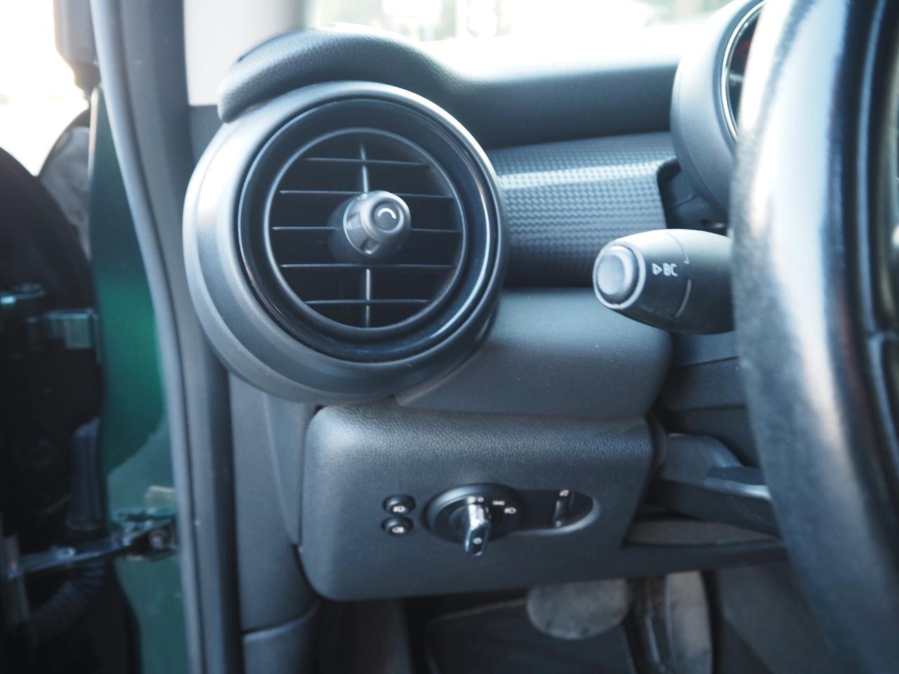 Mini Cooper 1.5 D Hype autom