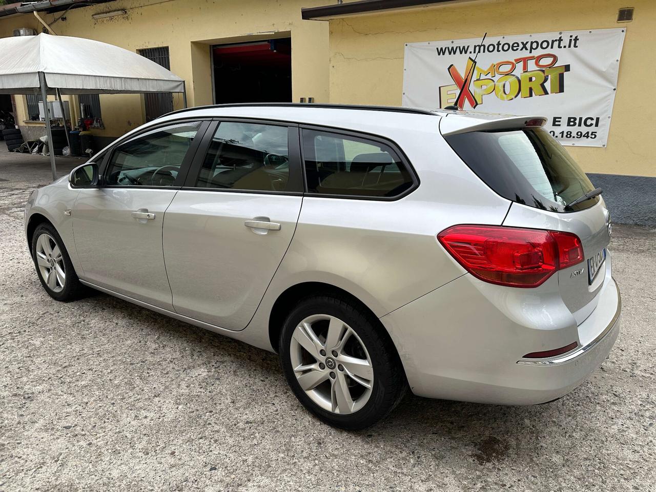 Opel Astra 1.7 CDTI 110CV Sports Tourer Cosmo
