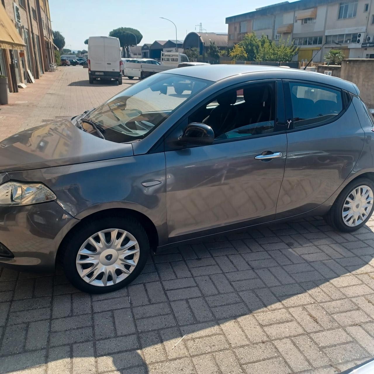LANCIA YPSILON 1.2 FIRE NEOPATENTATI