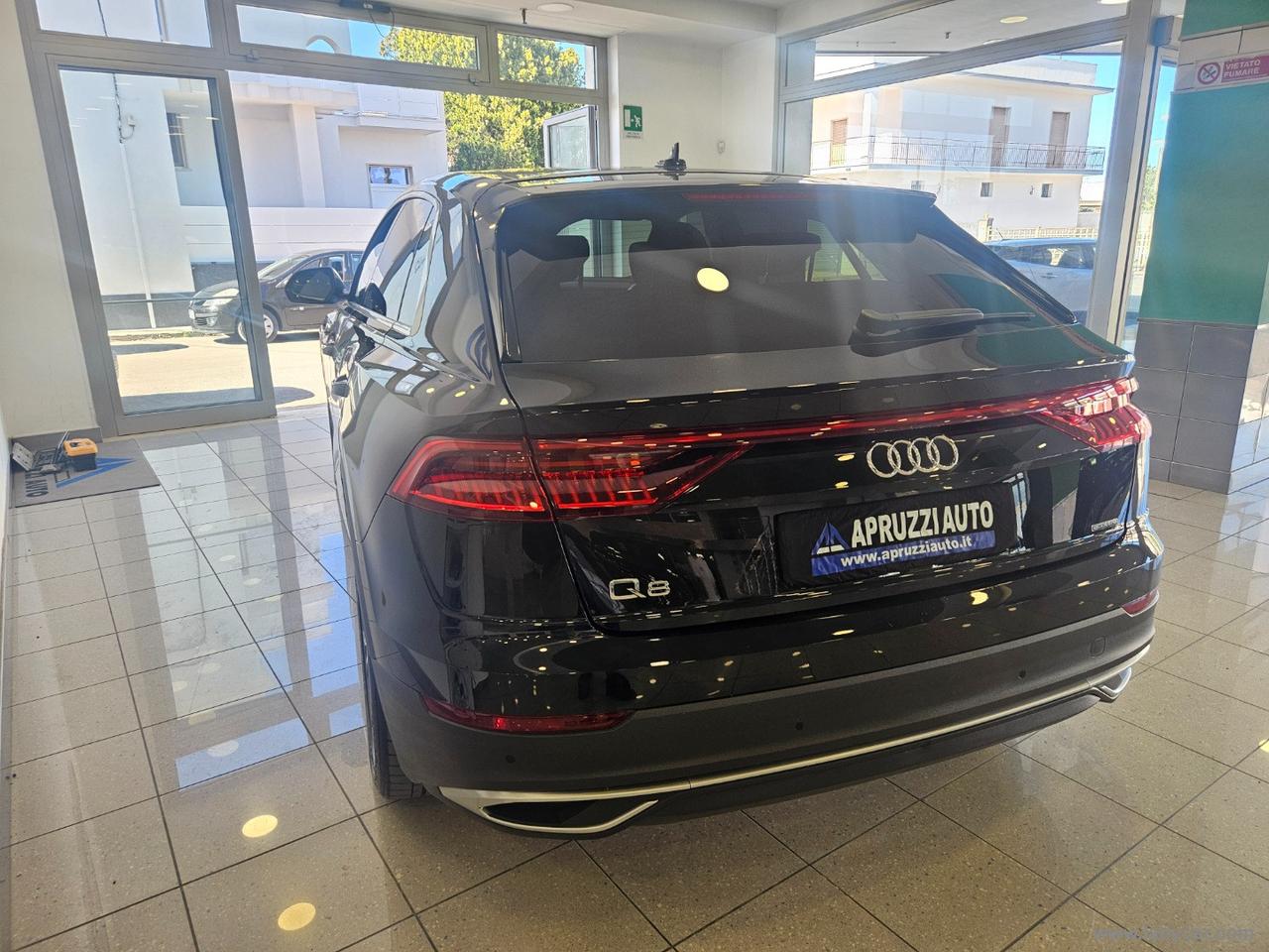 AUDI Q8 45 TDI quattro tiptronic S-LINE
