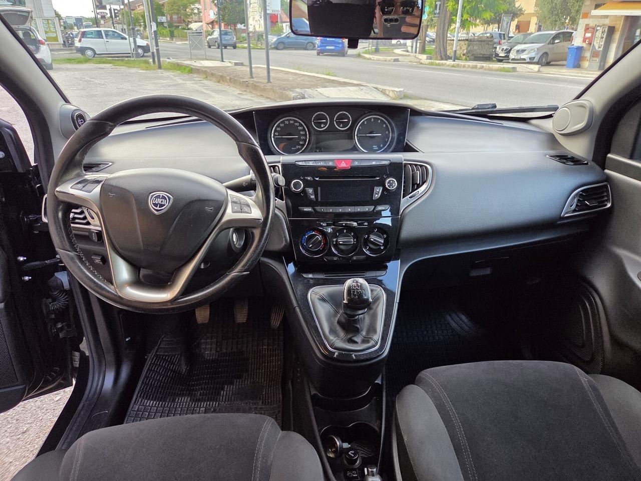 LANCIA YPSILON 1.2BENZINA/GPL 69CV OK NEOPATE-2013