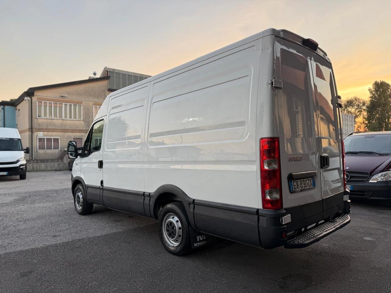 IVECO Daily 35S12 2.3 TDI 125 CV EURO 5 PASSO MEDIO