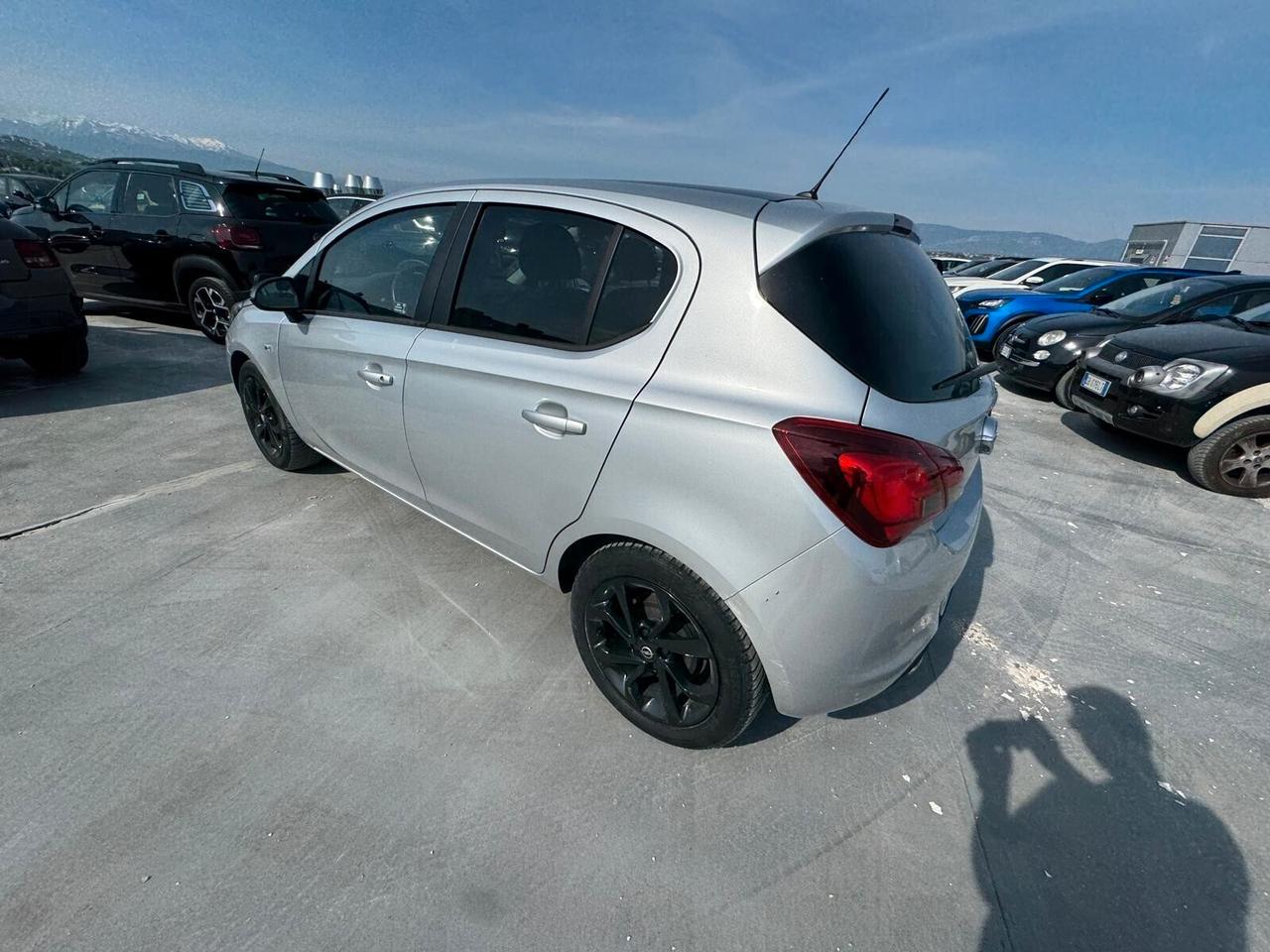 Opel Corsa 1.2 5 porte b-Color