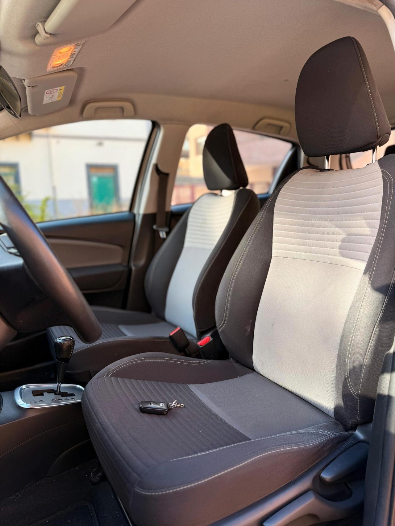 Toyota Yaris 1.5 Hybrid 5 porte Business Telecamera cerchi in lega 15 gomme nuove 4 stagioni
