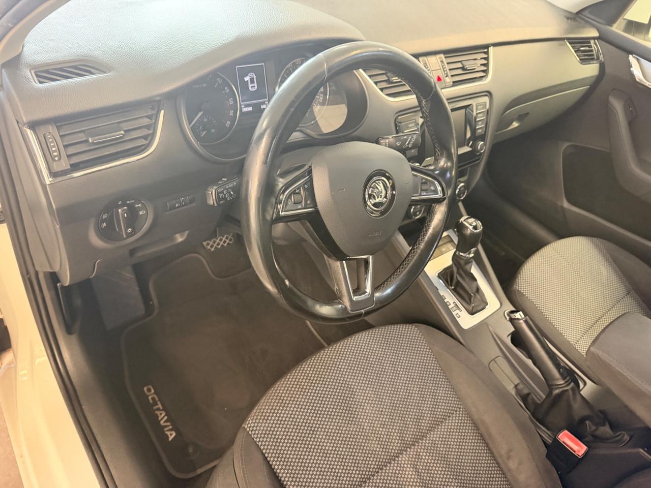 Skoda Octavia 1.6 TDI CR 105 CV DSG Wagon Executive