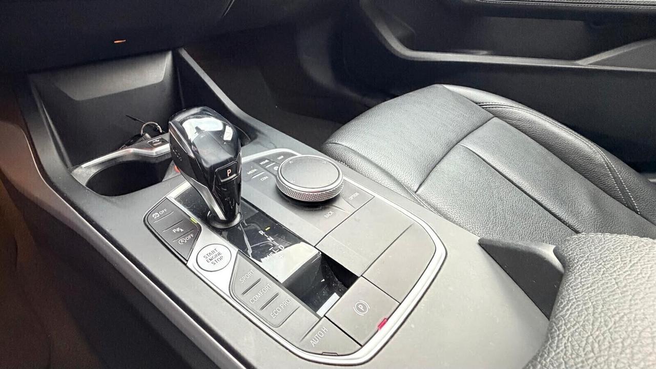 Bmw 116d 5p. Sport Automatica Neopatentati Virtual Cockpit