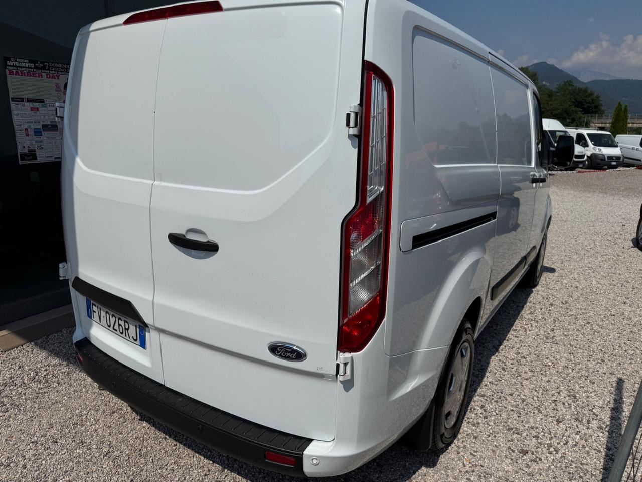 Ford Tourneo Custom AUTOCARRO