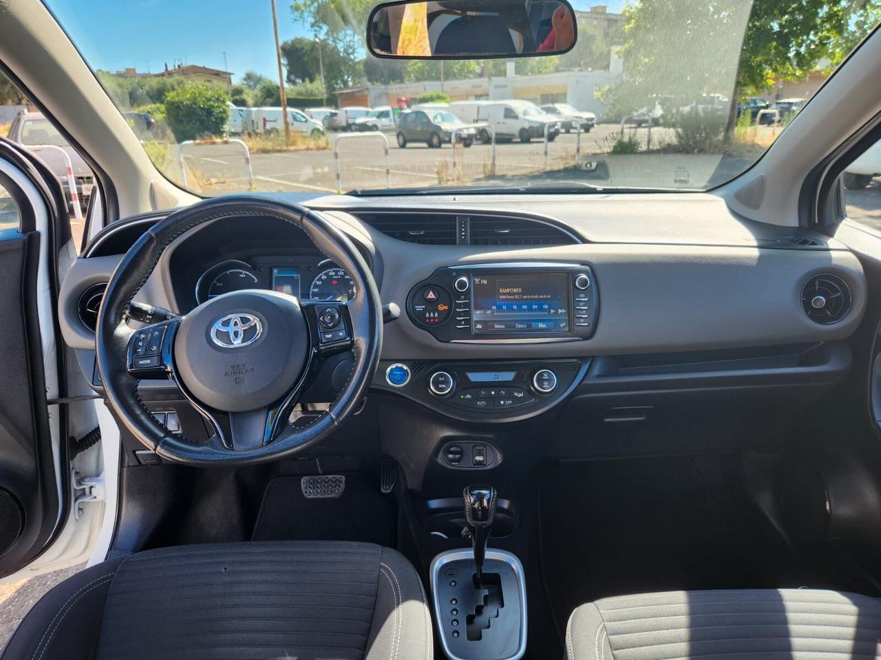 Toyota Yaris 1.5 Hybrid 5 porte Business garanzia permute finanziamenti