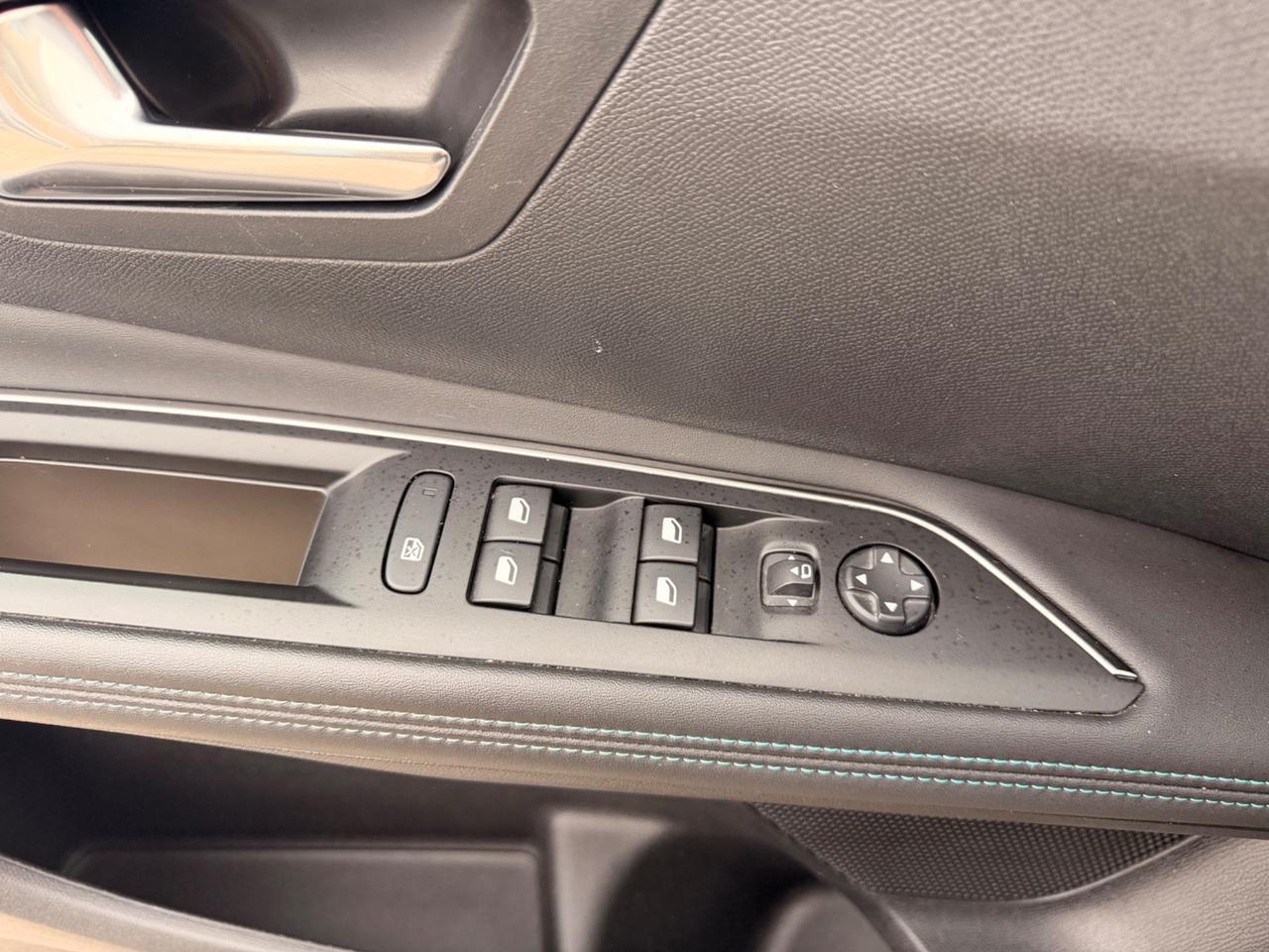 Peugeot 3008 1.5 BlueHDi 130 EAT8 Allure Pack