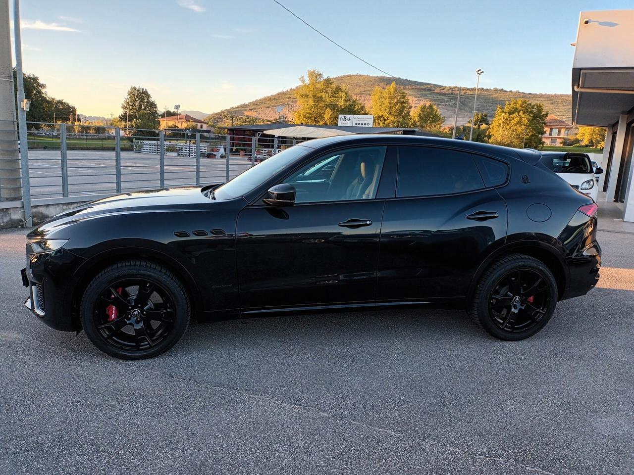 Maserati Levante GRANSPORT BLACK EDITION AFFARE*