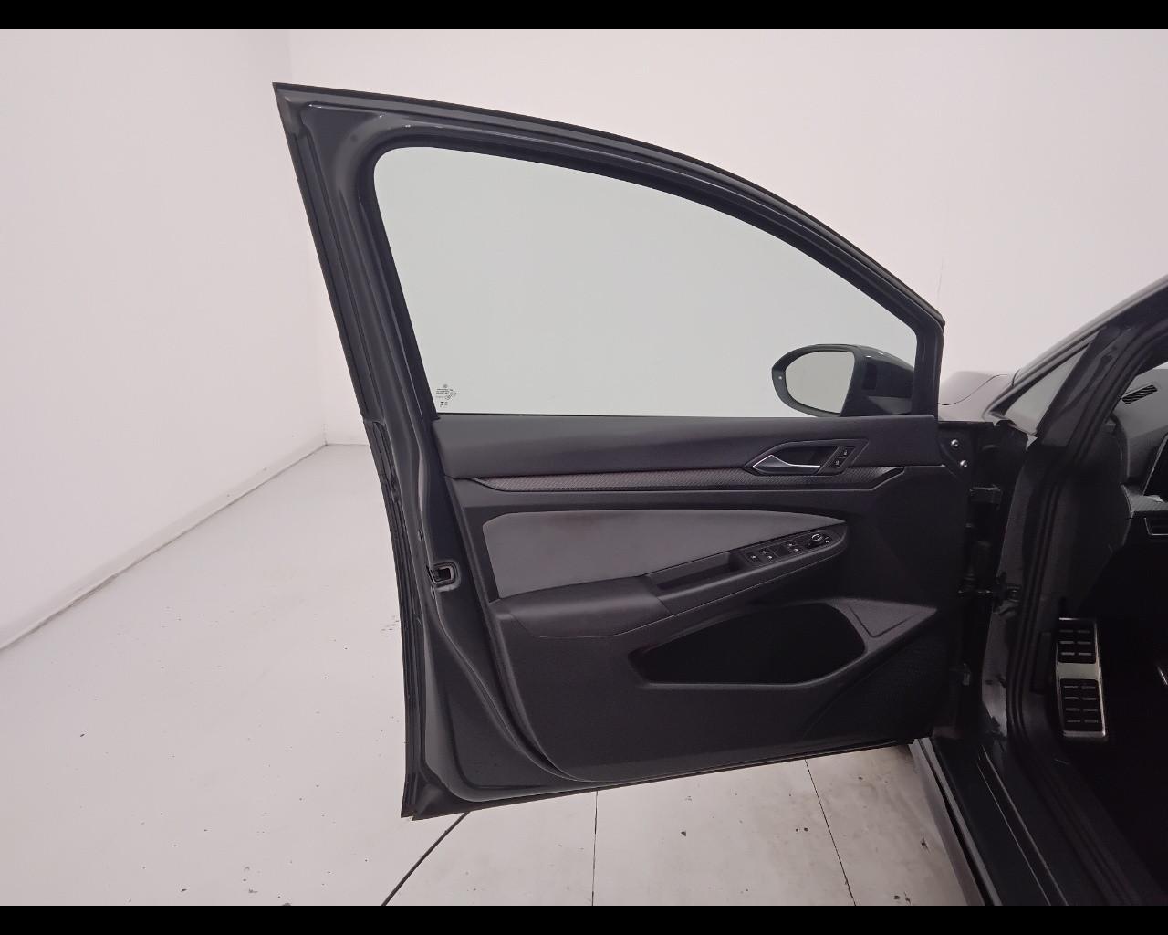 VOLKSWAGEN Golf VIII 2020 - Golf 1.5 tsi evo R-Line 130cv