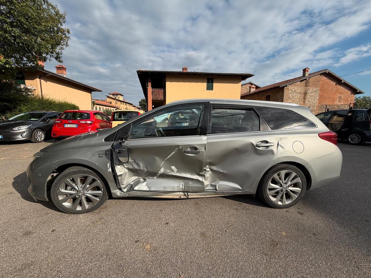 Toyota Auris Touring Sports 1.8 Hybrid Lounge