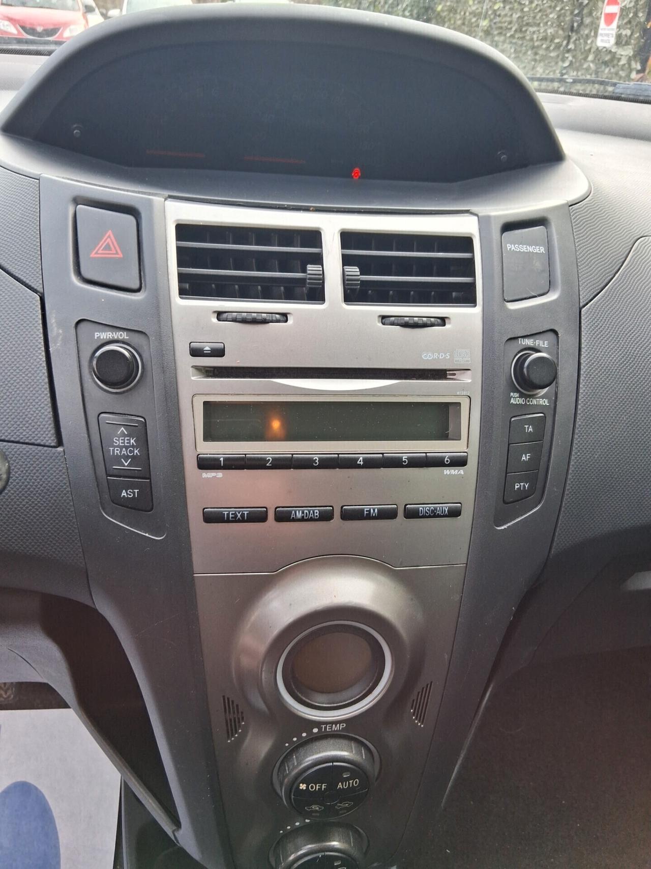 Toyota Yaris 1.0 5 porte Sol