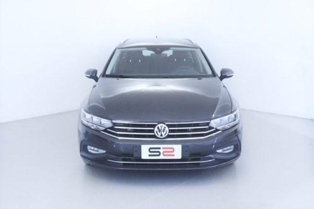 VOLKSWAGEN Passat Variant 2.0 TDI SCR EVO DSG Business Fari LED