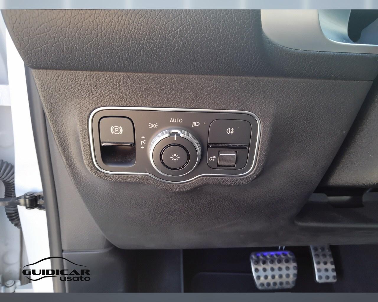 Mercedes-Benz GLB - X247 2019 - GLB 200 d Premium auto