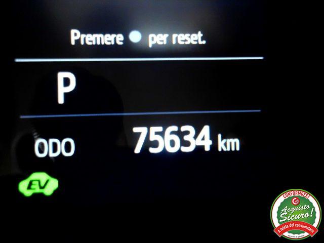 TOYOTA C-HR 1.8 Hybrid E-CVT Business