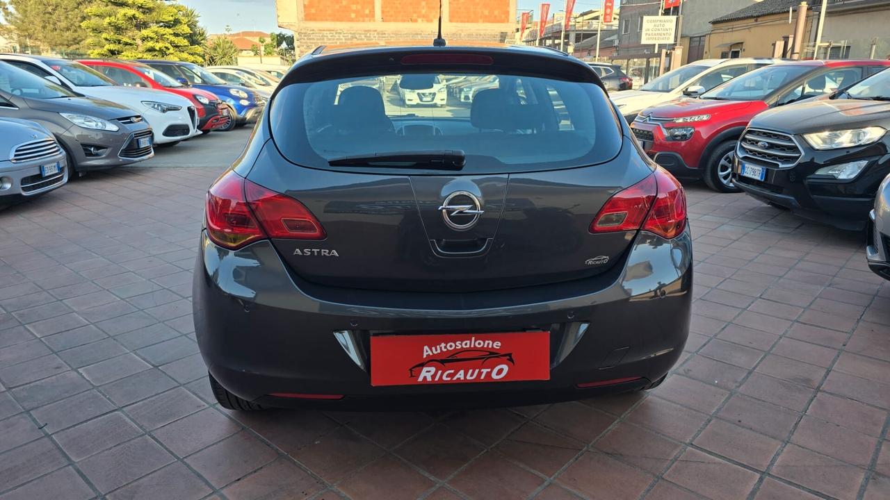 Opel Astra 1.4 100CV 5 porte Cosmo