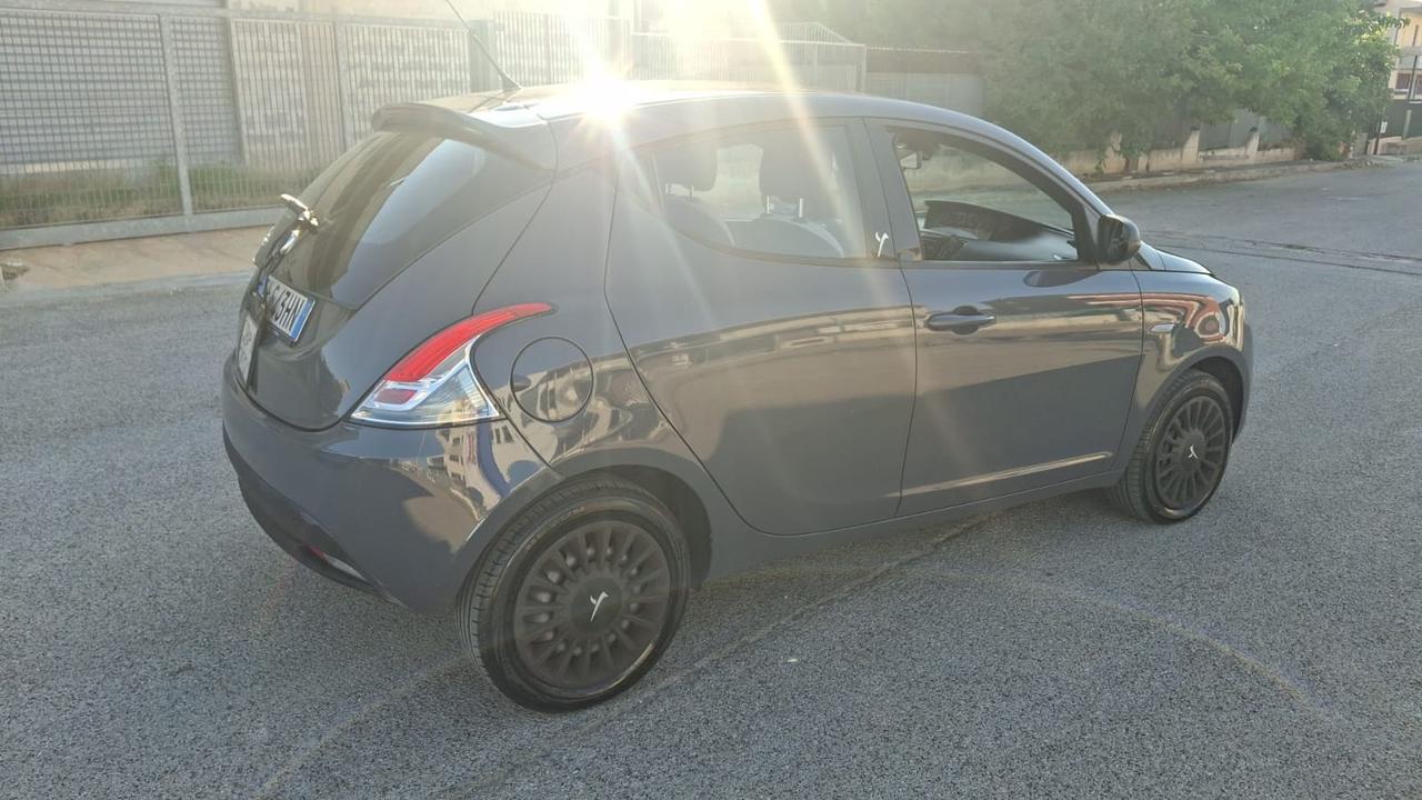 Lancia Ypsilon 1.2 69 CV 5 porte S&S Elefantino