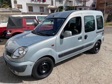 Renault Kangoo 1.5 dCi/82CV vetrato gancio traino