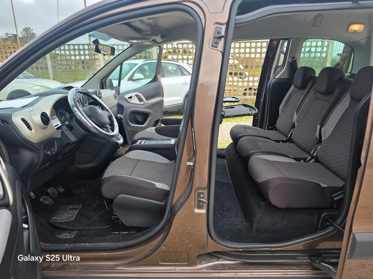 Peugeot Partner Tepee 1.6 HDi 92CV Outdoor 2015