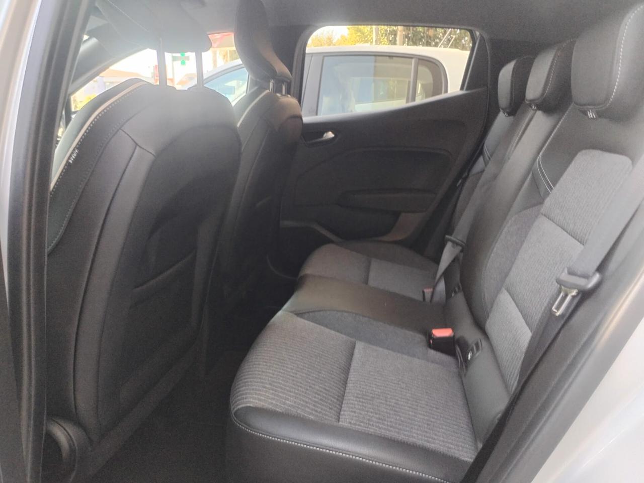 Renault Clio Full Hybrid E-Tech 145 CV 5 porte Techno