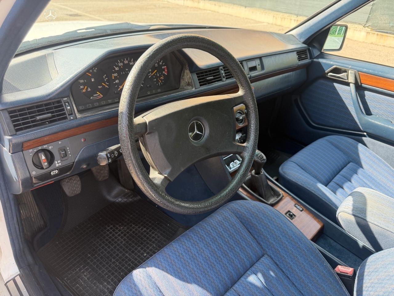 Mercedes-Benz E 200 2.0 GPL - CERTIFICAZIONE ASI - OTTIME CONDIZIONI -