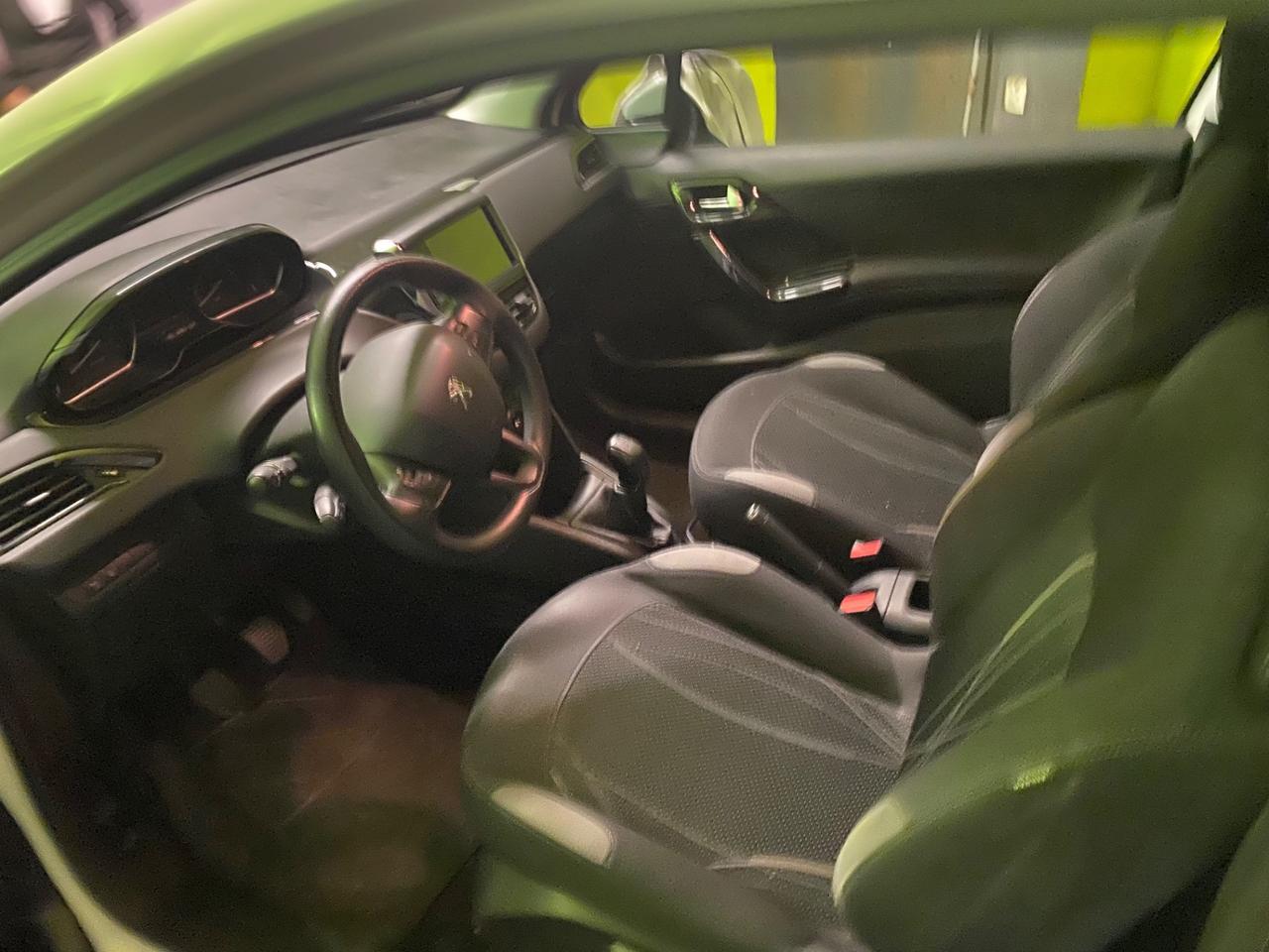 Peugeot 208 1.4 HDi 68 CV 3 porte Allure