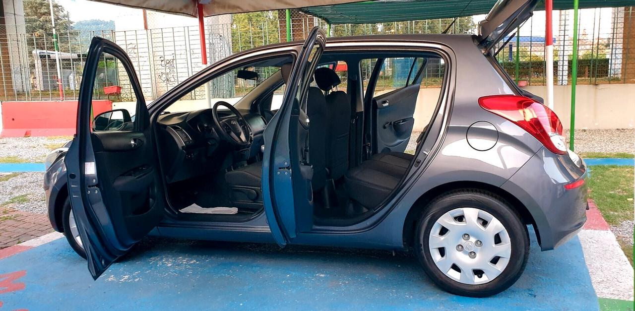 HYUNDAI IX20 1.2 BENZINA 49 MILA KM. OK NEOPATENTATI