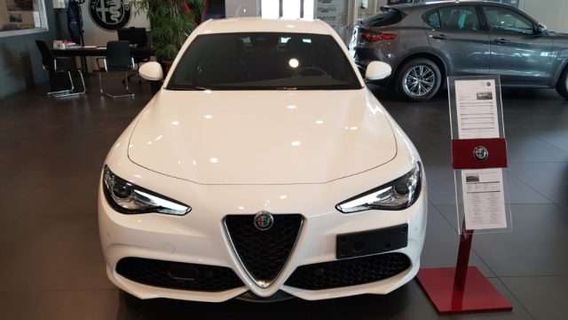 Alfa Romeo Giulia 2.2 Turbodiesel 160 CV AT8 Super Business KM ZERO