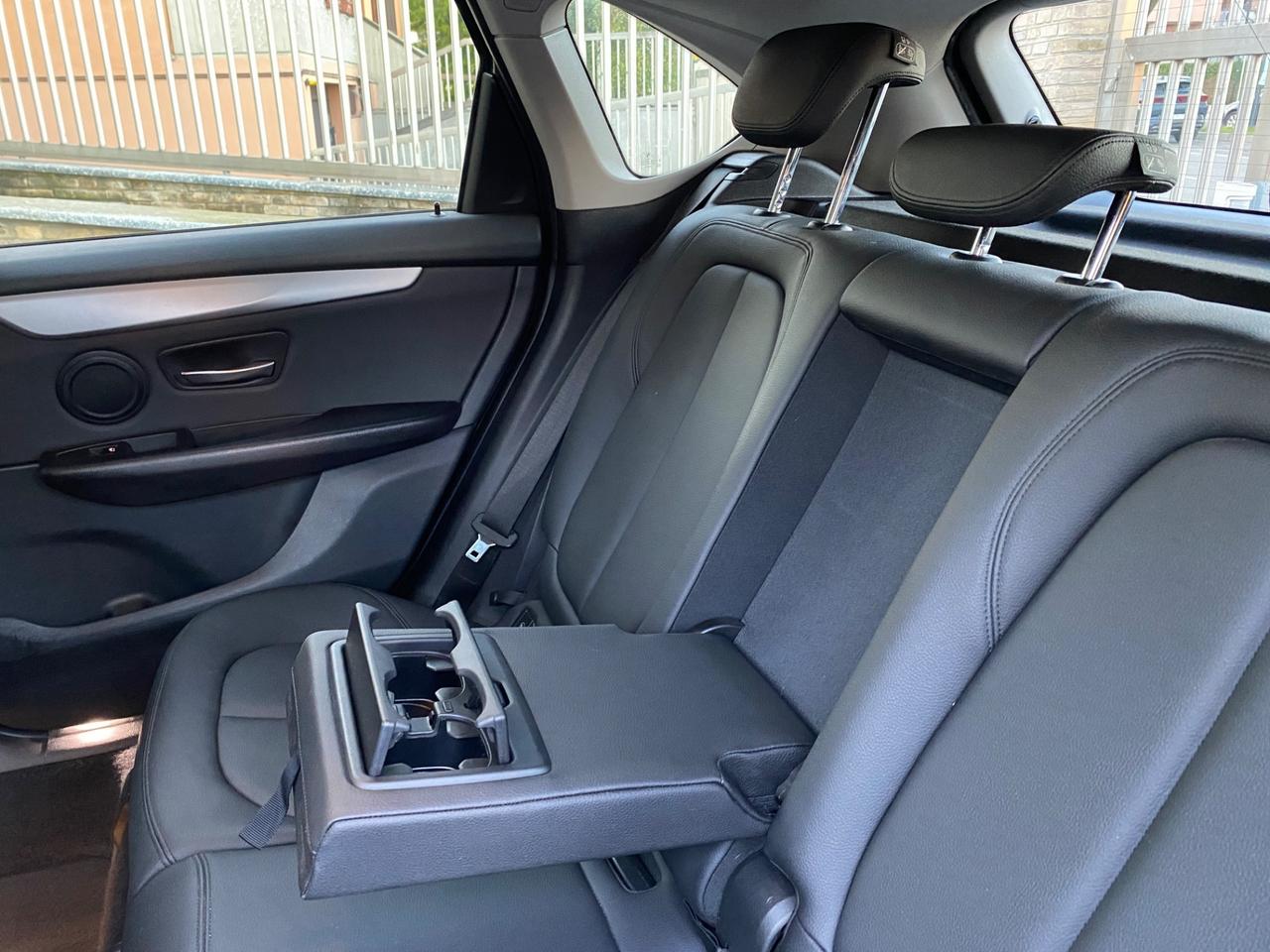 Bmw 2er Active Tourer 218d Advantage