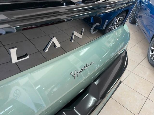 Lancia Ypsilon Hybrid e-DCT LX