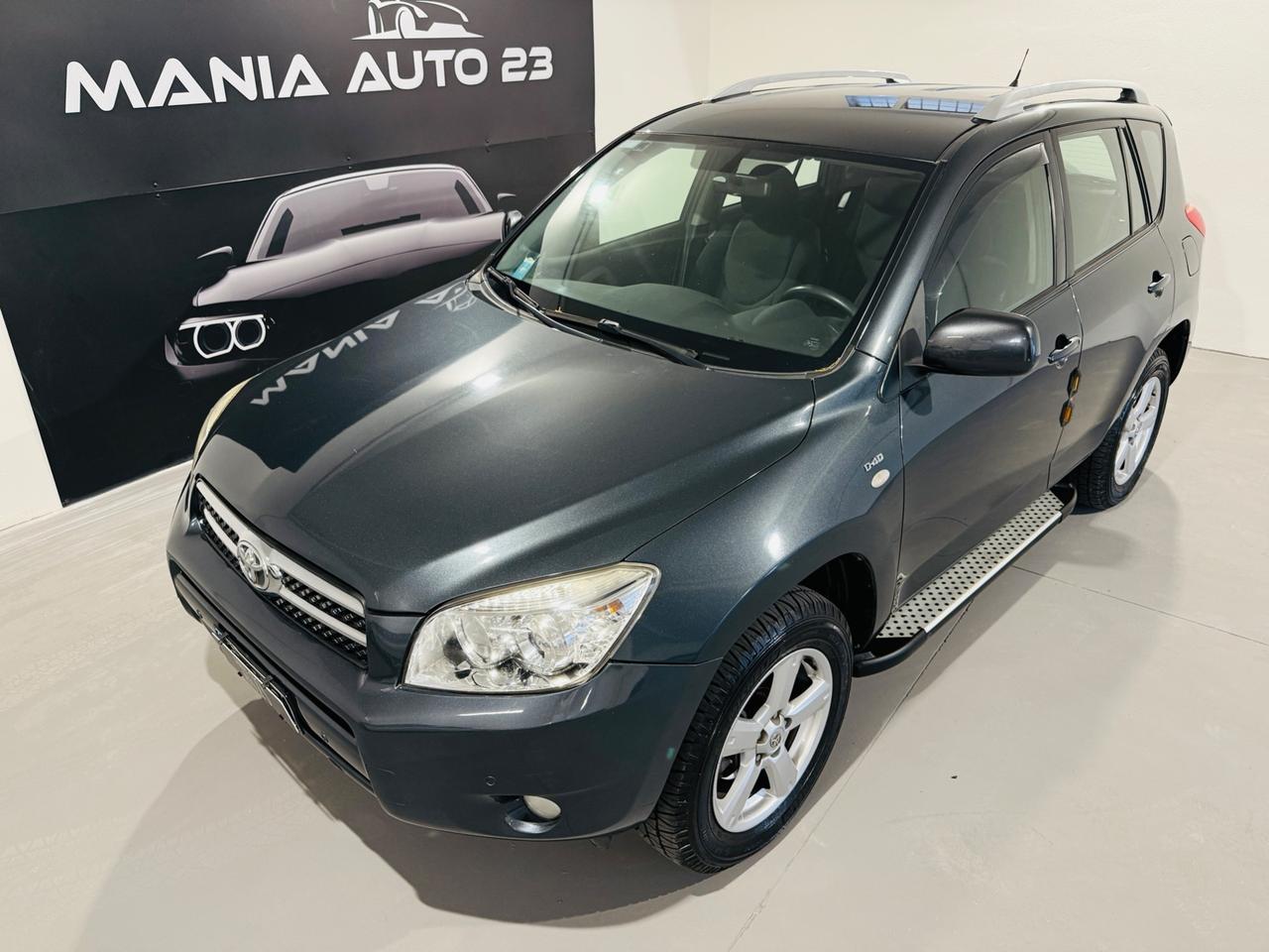 Toyota RAV 4 RAV4 2.2 D-4D 136 CV Luxury*GANCIO TRAINO*