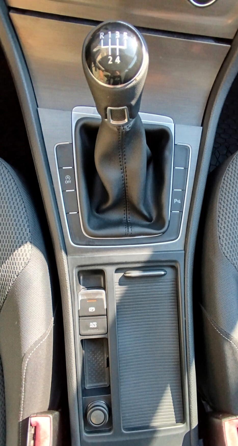 Volkswagen Golf 1.6 TDI DPF Highline NEO 2014