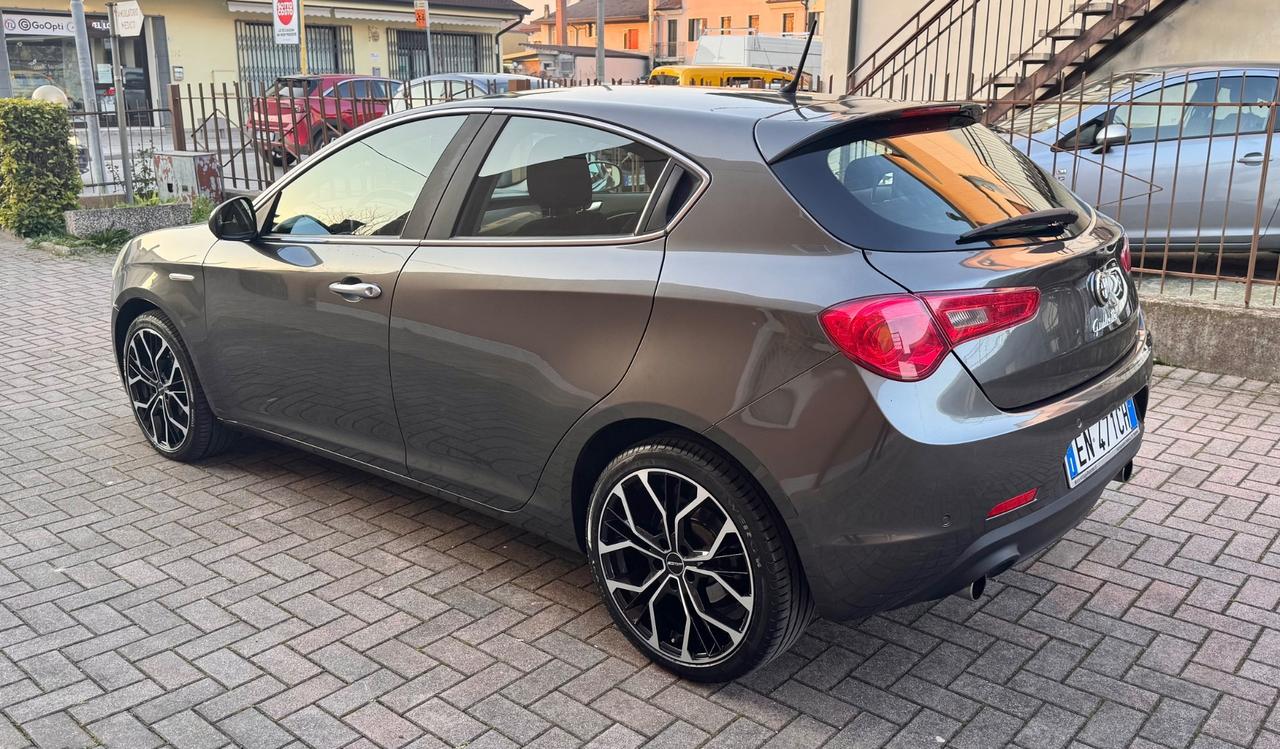 Alfa Romeo Giulietta 2.0 JTDm-2 140 CV Ok Neopatentati