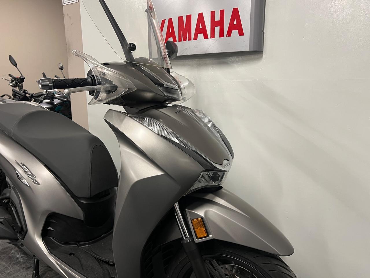 Honda SH 350 i