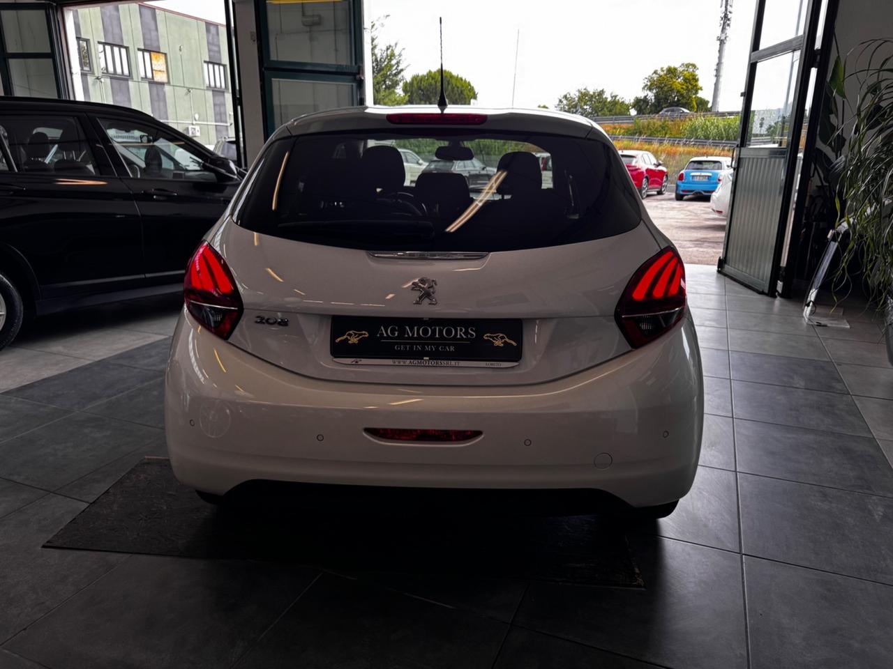 Peugeot 208 BlueHDi 100 S&S 5 porte Signature