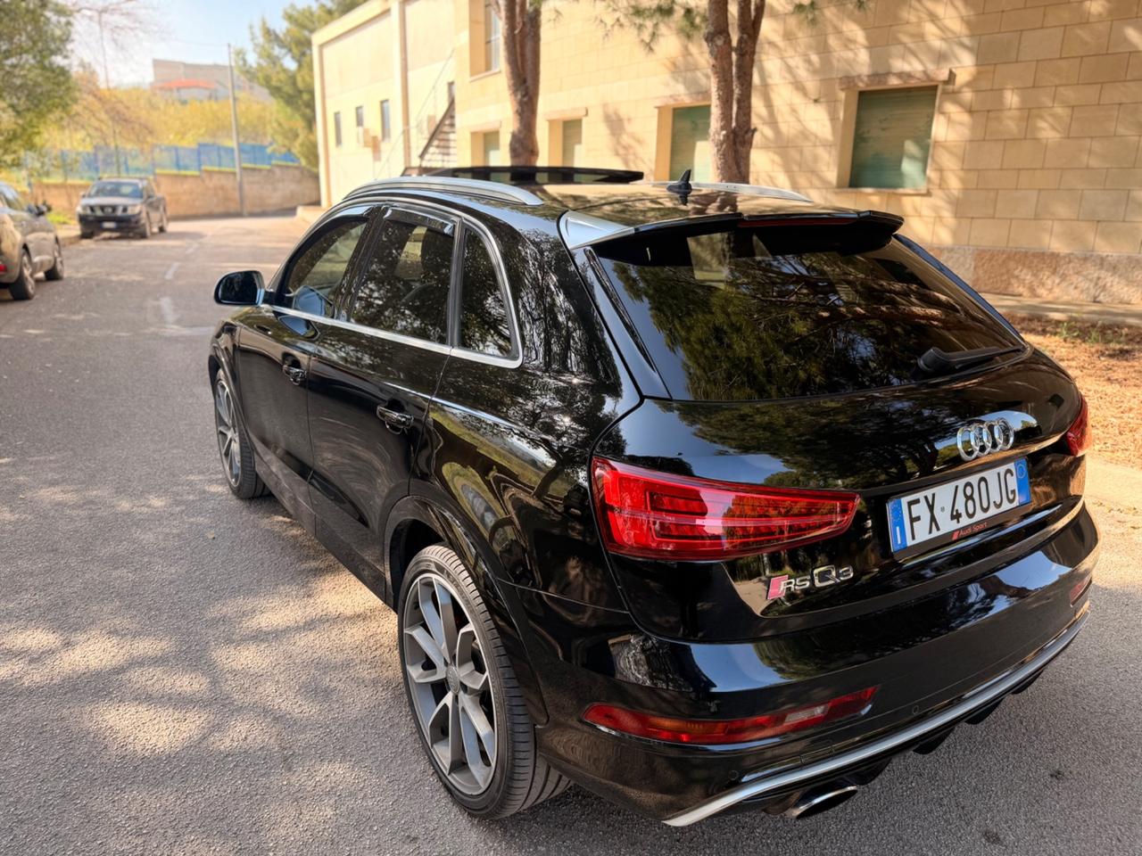 Audi Q3 RS 2.5 TFSI quattro S tronic performance